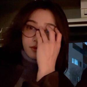 Kang Ji-young Instagram - weekend ends 🫥