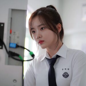 Kang Na-eon Instagram - 저에게 너무나 과분하게 멋지고 빛나는 예림이를 연기할 수 있어서 행복했고 감사했습니다 
많은 애정과 관심으로 피라미드게임 지켜봐주신 모든 분들께 정말 정말 진심으로 감사드립니다! 

그리고 멋진 작품 세상에 내놓아주신 감독님, 작가님, 모든 스텝분들, 배우분들 정말 고생 많으셨고 감사합니다

피라미드게임, 2학년 5반, 그리고 임예림! 잘가라 .. 🥹
난 당신의 .. 승 리 요 정 호우! 💙