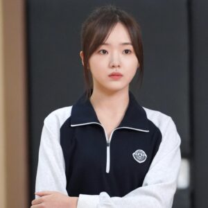 Kang Na-eon Instagram - 저에게 너무나 과분하게 멋지고 빛나는 예림이를 연기할 수 있어서 행복했고 감사했습니다 
많은 애정과 관심으로 피라미드게임 지켜봐주신 모든 분들께 정말 정말 진심으로 감사드립니다! 

그리고 멋진 작품 세상에 내놓아주신 감독님, 작가님, 모든 스텝분들, 배우분들 정말 고생 많으셨고 감사합니다

피라미드게임, 2학년 5반, 그리고 임예림! 잘가라 .. 🥹
난 당신의 .. 승 리 요 정 호우! 💙