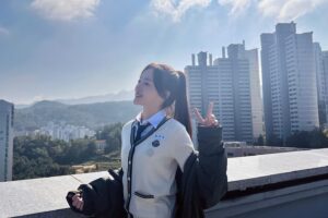 Kang Na-eon Instagram - 좋아하는 옥상씬 ☁️
수지자은예림재형 크로스☄️
내일 7-8부 꼭! #피라미드게임