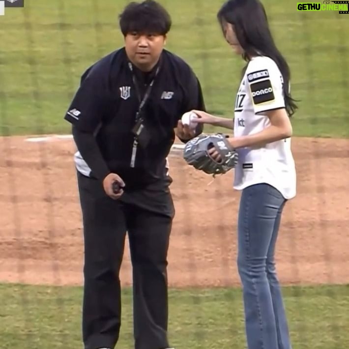 Kang Na-eon - 160.6K Likes - Kt wiz 승리 축하드려요 💙⚾️