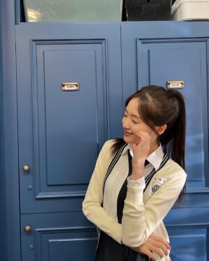 Kang Na-eon Instagram - 예림이의 슬기로운 학교생활 
내일 드디어 목요일이네? ❤️‍🔥🔓 
@tving.official #피라미드게임 #백연여고