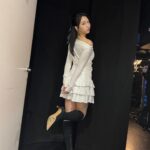 Kang Ji-young Instagram - 🤍🖤🤍🖤 #rebicycle 📹 @emotionstudio_official 💄 @younghan8612 💈 @woori.hyeeun 👗 @seoy0_0nchoi @11eun.g11
