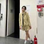 Kang Ji-young Instagram - 🤍🖤🤍🖤 #rebicycle 📹 @emotionstudio_official 💄 @younghan8612 💈 @woori.hyeeun 👗 @seoy0_0nchoi @11eun.g11