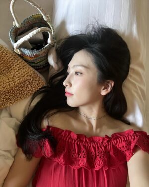 Kang Ji-young Instagram - 시장에서 무슨일이 있었는지 봤으까욤?❤️‍🩹
#나만없어카라#텐링깃 ..