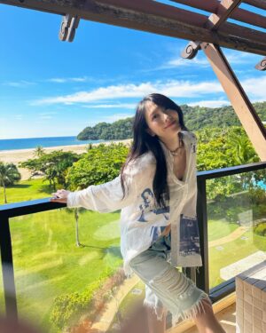 Kang Ji-young Instagram - 드디어 내일 나만없어카라!
웨이브에서 첫 공개🌊💙🙏🏻🪽
@wavve.official #나만없어카라 봐줄거지요?