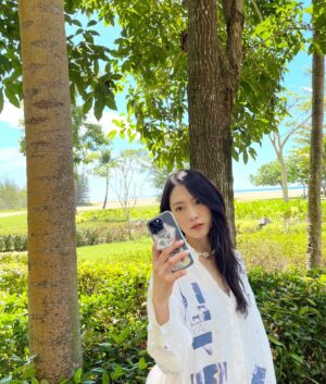 Kang Ji-young Instagram - 드디어 내일 나만없어카라!
웨이브에서 첫 공개🌊💙🙏🏻🪽
@wavve.official #나만없어카라 봐줄거지요?