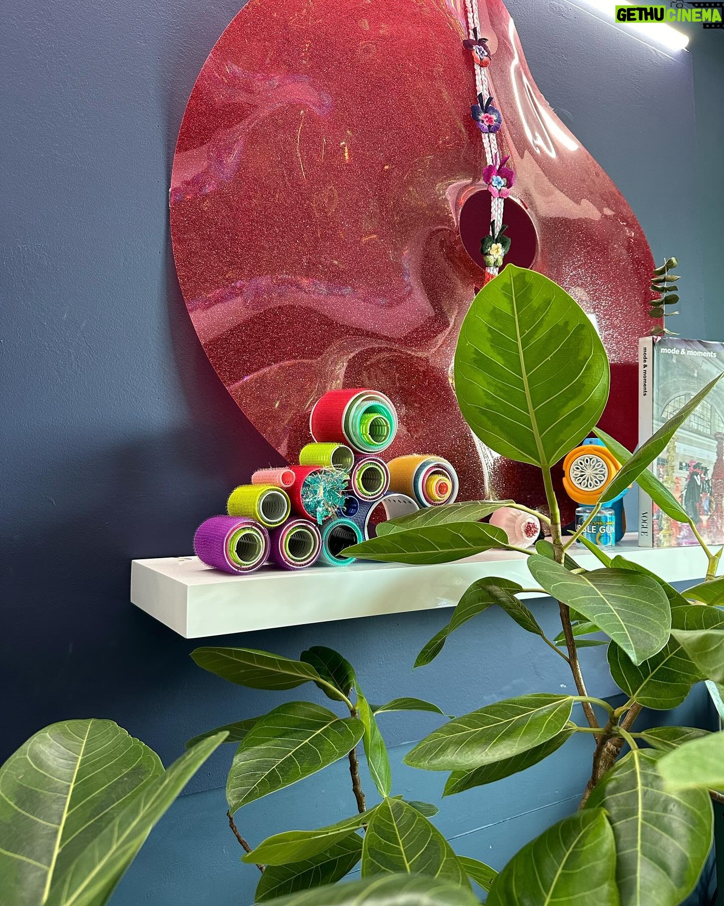 Kang Ji-young Instagram - 「나는 무엇으로부터 왜 해방되고 싶은가요? 」