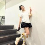 Kang Ji-young Instagram - 제.. 제가요 비록 서른은 넘었지만 사진 속 뭐 이런.. 귀여운걸 무척 좋아합니다^-^ 그리구 편지도 좋아하구 이틀동안 Me를 예쁘게 만들어주신 헤메스 Lady들도 좋아하구 이치란 라멘도 좋아하구 특히 나마비루 스고이 좋아해여- 마지막으로 Bicycle(皆さん)도 너무 좋아ㅎㅏ구- 🚲🤍 오사카 도쿄 그리고 멀리서도 많이 와주셔서 너무 감사하무니다❣️ 아, 이틀동안 하고시픈거 다 했어요- 고마워요 고마워요🫶🏻 또 만나👌🏻👌🏻🍻 1994__🚲__2024___🔜 #Rebicycle