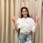 Kang Ji-young Instagram - 제.. 제가요 비록 서른은 넘었지만 사진 속 뭐 이런.. 귀여운걸 무척 좋아합니다^-^ 그리구 편지도 좋아하구 이틀동안 Me를 예쁘게 만들어주신 헤메스 Lady들도 좋아하구 이치란 라멘도 좋아하구 특히 나마비루 스고이 좋아해여- 마지막으로 Bicycle(皆さん)도 너무 좋아ㅎㅏ구- 🚲🤍 오사카 도쿄 그리고 멀리서도 많이 와주셔서 너무 감사하무니다❣️ 아, 이틀동안 하고시픈거 다 했어요- 고마워요 고마워요🫶🏻 또 만나👌🏻👌🏻🍻 1994__🚲__2024___🔜 #Rebicycle