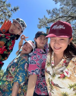 Kang Seung-hyun Instagram - 팀복맞춰입고 라운딩 하면 더잼있지💓
제주도 환상적인 날씨와함께
온통 오션뷰 맛집 볼카노cc에서 바다 원없이 만끽했다아 🌊 ⛳️
.
.
#golf #골프 #hyoni_golf