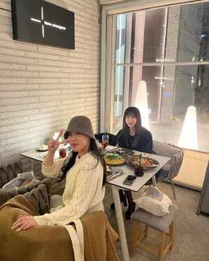 Kang Ye-won Instagram - 보리 만나니깐 설렘💜
담엔 빛나두 함께해🫶