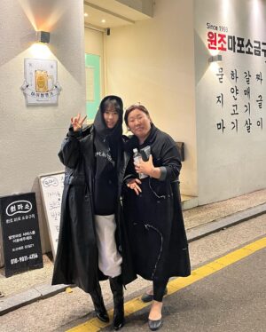 Kang Ye-won Instagram - 우리나라 영화 드라마 수희언니가 다하고 계셨네 🤗
현장에서 또 만나야죠♥️