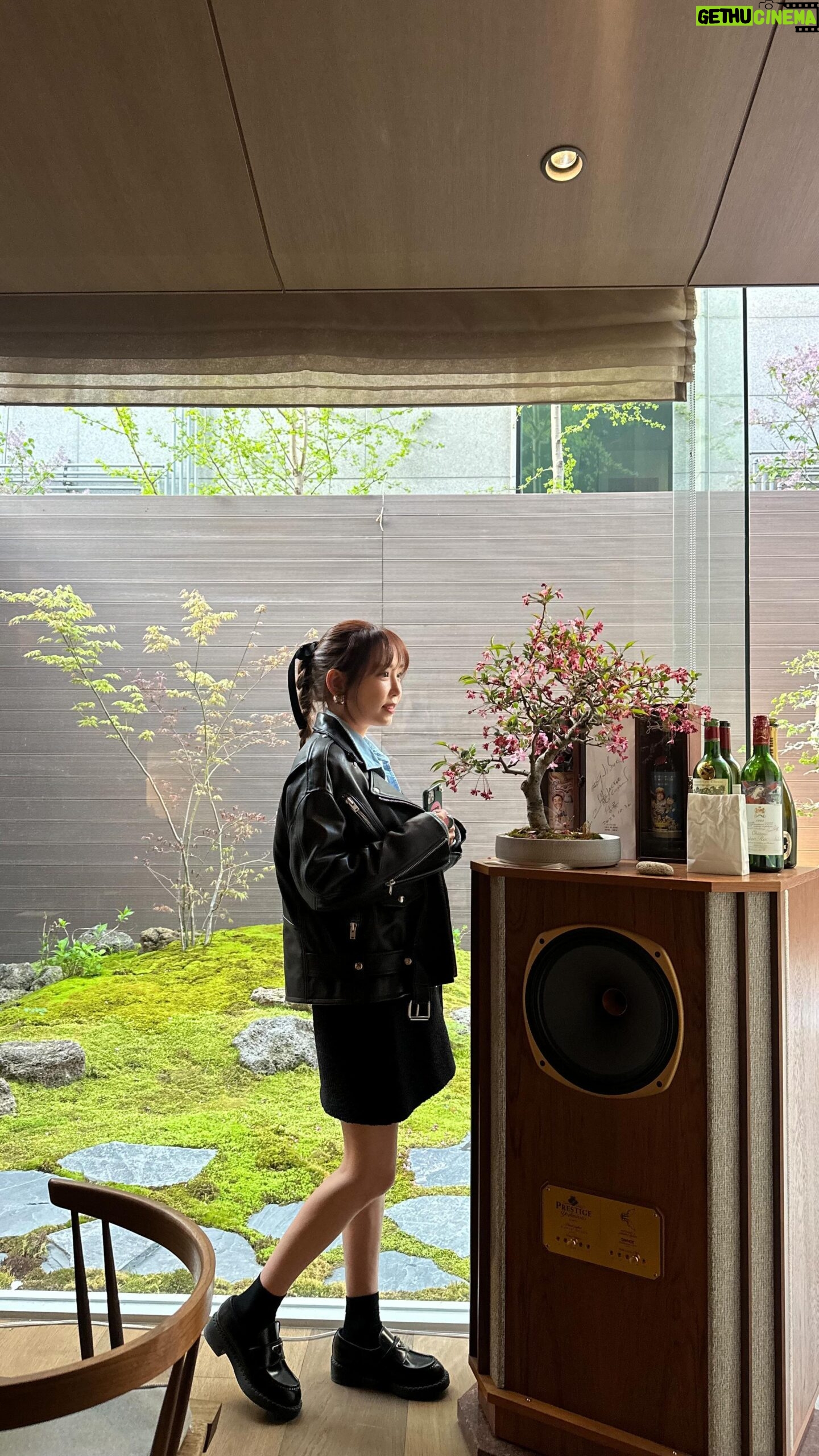 Kang Ye-won Instagram - 오늘은 줄리와 어디든 함께🌸 그리고 좋아하는 사람들과 함께🩷