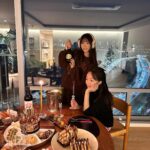 Kang Ye-won Instagram – 홈파티💕🐶🐩🥰🎄
@sweet__jjin
진이언니네🏠