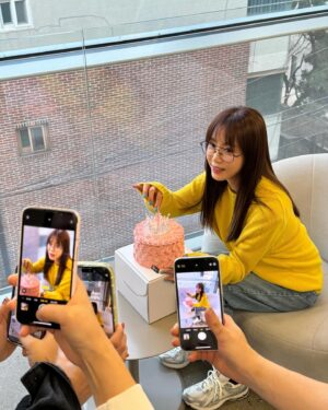 Kang Ye-won Instagram - 일상처럼 조용히 차분하게 따뜻하게
🎂💛