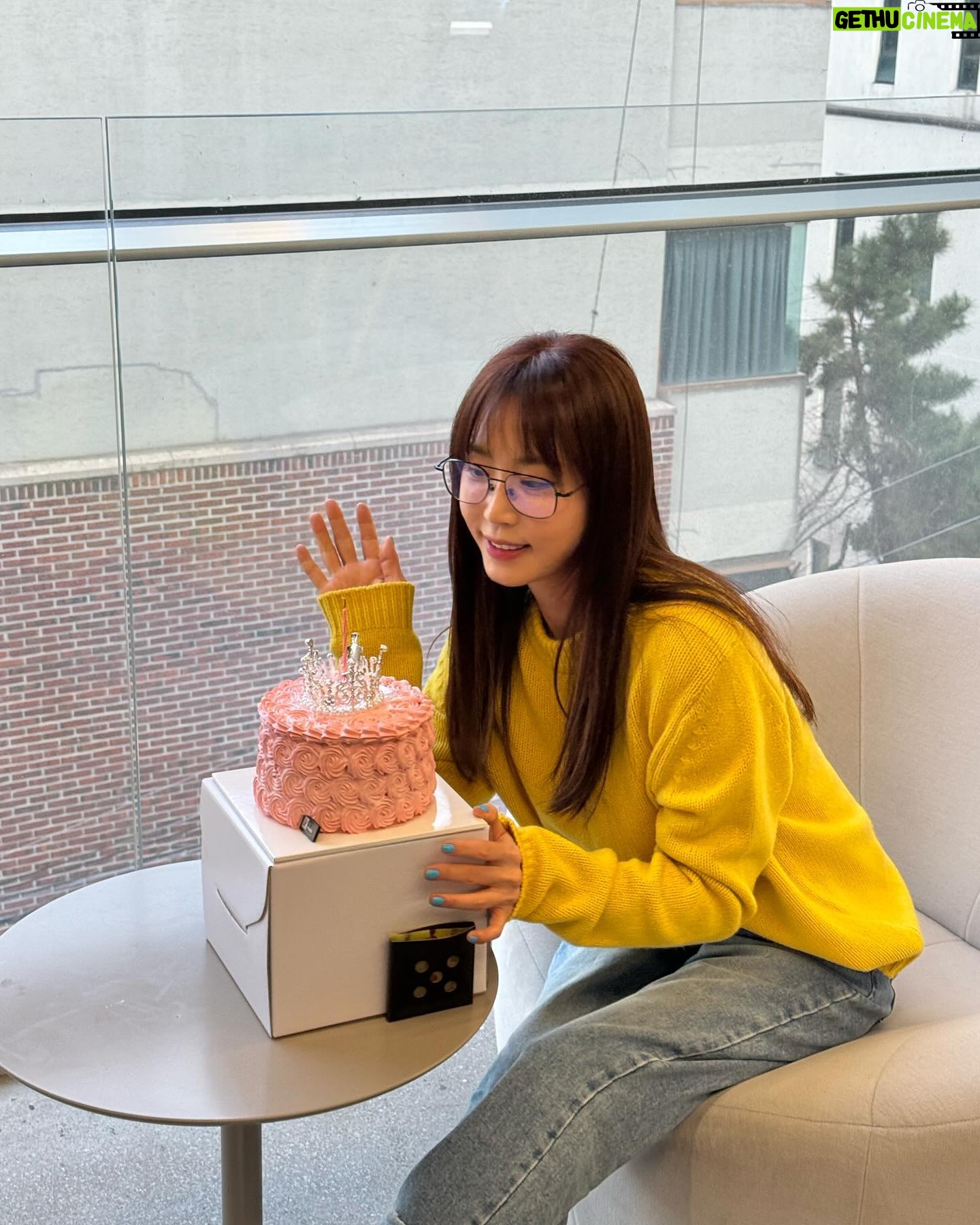 Kang Ye-won - 1.7K Likes - 일상처럼 조용히 차분하게 따뜻하게
🎂💛