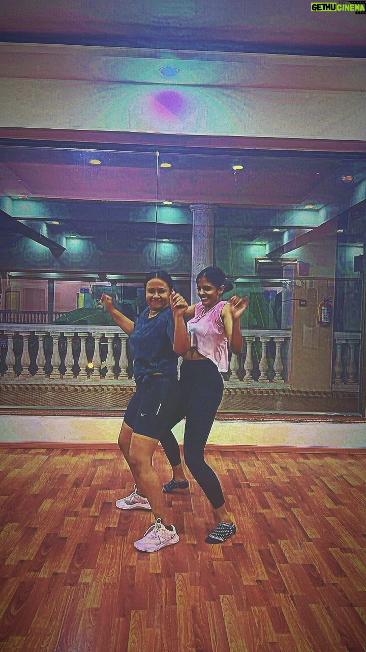 Kani Kusruti Instagram - After food poisoning doctor said it is mandatory to have fun with @saira.james 😅😅😅♥️♥️♥️♥️😘😘😘😘😘