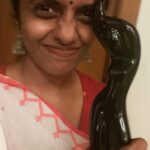 Kani Kusruti Instagram - Won best actor female, comedy series (critics) Filmfare award for OK COMPUTER web series. Thank you everyone. Thank you @filmfare @jiteshpillaai ♥️♥️♥️♥️♥️♥️♥️ It was the best character offered to me on camera so far. Thanks to my directors and every one who was part of the team ok computer. Thank you everyone who helped me deserve this. ♥️♥️♥️♥️♥️ @okcomputer_tv @disneyplushotstar @memesys_studios @pooja.mov @neilpagedar @memewala Also thank you so much @diyaaa_john lending me this beautiful saree of yours by @suta_bombay. Felt you were with me through out. ♥️