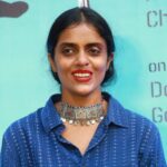 Kani Kusruti Instagram - "അയ്യേ ലിപ്സ്റ്റിക്‌ ഇട്ടൊ?" എന്ന മലയാളി ചോദ്യത്തിനു അറിഞ്ഞു കൊണ്ട്‌ തന്നെ ആണു ലോക പ്രശസ്തയായ 'റിഹാന' എന്ന സിംഗർ സോങ്ങ് റൈറ്ററുടെ 'ഫെന്റിബ്യുട്ടീ' ബ്രാൻറിലെ 'യൂണിവേഴ്സൽ റെഡ്‌ ലിപ്സ്റ്റിക്'‌ ഇട്ട്‌ സ്റ്റേറ്റ്‌ അവാർഡ്‌ പരിപാടിക്ക്‌ പോയത്‌. ആ 'റെഡ്‌ ലിപ്സ്റ്റിക്‌' എന്തിനു നിലകൊള്ളുന്നു എന്ന് ആത്മാർത്ഥ്മായി അറിയാൻ അഗ്രഹിക്കുന്നവർ വായിച്ചു മനസ്സിലാക്കുക. ♥️ Proudly wearing Rihanna s universal red lipstick from fentybeauty for the State award function. ♥️ For people who are genuinely interested in reading what this universal red lip stick stands for , here is an extract from a link 👇🏾 “Historically, darker-skinned black women have been derided for wearing red lipstick. As recently as 2013, the rapper A$AP Rocky, while on tour with Rihanna, was criticized for telling the lifestyle site the Coveteur that “You have to be fair skinned to get away with” wearing red lipstick. The message often is that black women’s lips — a body part that is simultaneously ridiculed and sexualized — are meant to be downplayed, not highlighted with red.” Also wearing an old shirt and trousers of Anand’s. @memewala https://www.google.com/amp/s/www.buzzfeednews.com/amphtml/leticiamiranda/heres-why-rihanna-is-the-perfect-person-to-sell-you-red #fentybeauty #rihanna #stunna