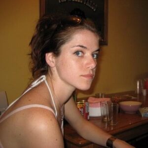Kaniehtiio Horn Instagram - Tiny me (19-23?), theatre school grad living in the Plateau of Montreal, working at Calories in Westmount for like $7.30 an hour and auditioning. Luckily my rent was $225. Crazy times. 

#montreal #plateau #theatregrad #oldschool #early2000s #strugglingactor