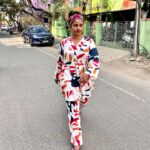 Kannika Snekan Instagram - The secret of my happiness "the secret" book📖 🤞🌿 Beautiful outfit @21c.co.in 👌 @aishwaryarajini #peace #joy #happy #divine #nature #god