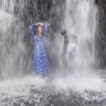 Kannika Snekan Instagram - i always love to get connected with nature 🌿 Thirunelveli mavattam podhigai malai papanasam agasthiyar fall’s🌱🍀🍃☘️🌳🪴🍂🌾🌈🌦🌧⛈☔️ #peace #nature #universe #divine