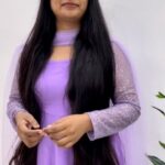 Kannika Snekan Instagram - I love my long hair but managing the frizz is quite difficult! I came across @lovebeautyandplanet_in 's Argan Oil & Lavender Anti-Frizz Hair Serum. It has 100% Organic argan Oil that tames my frizz instantly Try it out for yourself and you'll love this product as much as I do ✨ #AD #LoveBeautyAndPlanet #FrizzFreeGenie #NoFrizz #FrizzFreeHair #ArganOil #FrizzFreeGenie #NoMoreFrizzyHair #SayByeByeToFrizzyHair #HairSerum #HairCareRoutine
