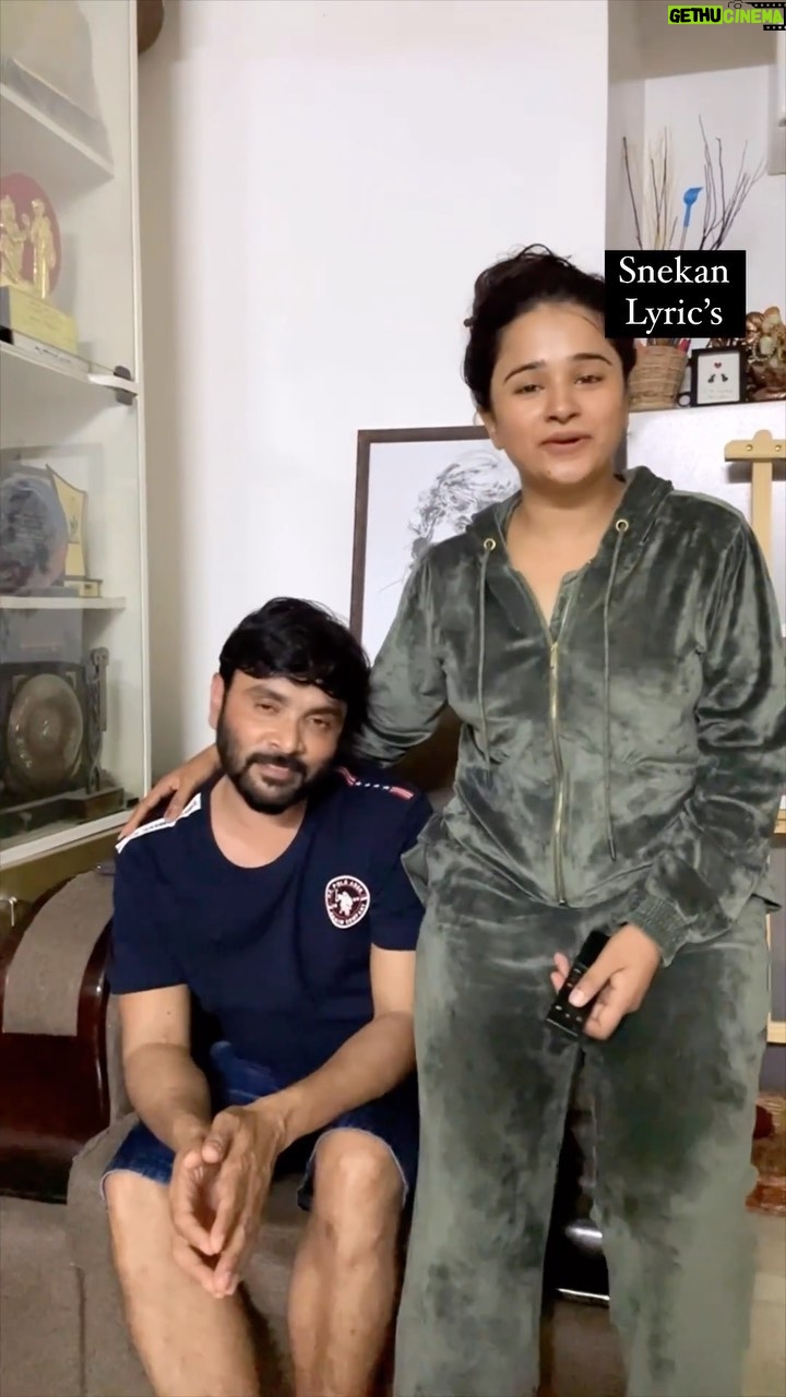 Kannika Snekan Instagram - @kavingarsnekan lyricโs ๐๐ @itsyuvan music ๐ถ @anirudhofficial voice ๐ค #snekanlyrics #snekan #lyrics #trending #trend #trendsong #trendreels #folk #songs #aniruth #aniruthmusic #u1 #u1songs #world #music #peace #joy