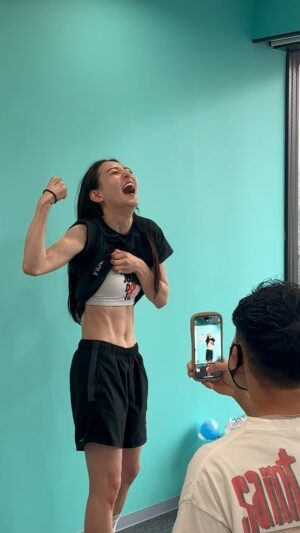 Kanon Miyahara Instagram - ムキムキ系女子💪

#筋トレ #筋トレ女子