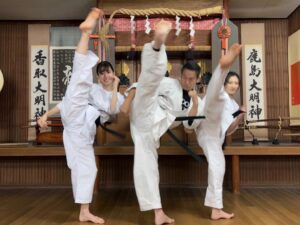 Kanon Miyahara Instagram - 打天下2
全ての放送が終了しました！
見てくださった皆様ありがとうございました✨
初めての海外作品
そして憧れの梨奈さんとアクションをすることができ
夢が一つ叶った作品となりました。
そして梨奈さんのハイキックを受けたこと
梨奈さんのアクションを生で感じられたこと
幸せに思っております！
これを糧にさらに精進して
また海外でもお仕事できるよう頑張ります❤️‍🔥

好多謝大家收睇打天下2！
我第一次參加海外作品係呢套打天下2，可以留咗極好嘅回憶。
我希望再有機會喺香港參加動作片，我會努力嘅。
希望將來再可以同大家見面。

宮原華音

#打天下2.