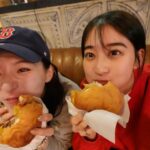 Kanon Miyahara Instagram - ハンバーガー 一緒に食らいついた日🍔 久しぶりだけど安定の心地よさ @kaede626