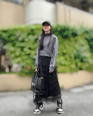 Kanon Miyahara Instagram - #かのんのしふく

展示会でGetしたジャージっぽいのが
ショート丈でお気に入り🩶

outer:  @thelov_official 
skirt: @grl_official 
shoes: @nike 
cap: @yohjiyamamotoofficial