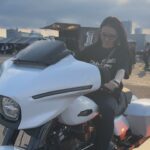 Kanon Miyahara Instagram - ブルースカイヘブン ありがとうございました🏍️💙 稲妻ハーレーフェスティバルのCLUB HARLEYブースにて 2日間参加させていただきました！ いろんなハーレーまたがって 皆さんの素敵な愛車達をみせていただいて 楽しい2日間でした❤️‍🔥 会いにきてくれた皆様 ありがとうございました✨ CLUB HARLEYイメージキャラクターとして これからも頑張るので 応援よろしくお願いします😎 #ブルースカイヘブン2024 #clubharley #harleydavidson