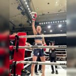 Kanon Miyahara Instagram - #RISE167 ありがとうございました！ 今回R-1SE Force2023として お披露目の日でもありましたが 個人的にデビュー戦の日ということもあり 忘れられない日になりました。 少し長くなりますが読んでくれると うれしいです！！ 10月から始まったRISES TUDIO内の 「宮原華音のRISEファイターに私はなる！」 のコーナーで試合への道がスタートし ぶっちゃけ本当に後楽園という 素晴らしい舞台に立てるとは思いもしませんでした。 約1年前からもっと格闘技を知りたいと思い TARGET SHIBUYAに通い始め 最初は週1行けたらいいくらいのペースで 気持ちよく体を動かしてました。 いつの間にか週3.4と増えていき 試合が決まってからは仕事でどうしても行けない日 以外は毎日通いました。 プロ練に混ぜてもらい始めて1発目の練習で ボコボコにされ始めてダウン寸前まで行き 怖くていきたくない日が続きました。 ぶっちゃけ逃げてた部分もあります。 でも試合で負けたくない。絶対に勝ちたい 自信持って4月21日後楽園にで試合をしたい そんな思いからプロ練でみなさんに鍛えていただき 久しぶりに坂道ダッシュもしたり 空手部時代を思い出しました。 小学2年生から始めた空手で全国の舞台も 世界の舞台も経験しましたが怪我も多く 一線で試合をし続けること諦めた16歳 そして芸能の道で生きていくと決めた16歳 まさか10年後またキックボクシングで 試合をするとは思ってもいませんでした。 この試合は相手の金子選手が 受けてくださって成り立った試合です。 本当にありがとうございました！ 試合後お話しさせていただき 本当に素敵な方と試合ができたなと思いました。 辛いこともあるし明日が怖くなることもあるけど 生きてさえいればきっといいこと訪れるし 自分の気持ち、行動次第でこれからの人生は 変えられると私は思ってます。 たくさんの方が応援してくださり 本当に私は幸せものだと実感しました✨ この試合を見てすこしでも元気をもらったり 勇気をもらった方がいたらいいな〜… これからのことはひとまず考えず ゆっくり友達に会ったり美味しいもの食べたり しっかりお仕事もしたいと思います😊 伊藤代表をはじめ RISE関係者の皆様 応援してくださったみなさま 本当にありがとうございました！！！ ラウンドガールとしても すぐリング上に戻って来れて 本当によかったー🤍🤍 2023年4月21日(金) 宮原華音