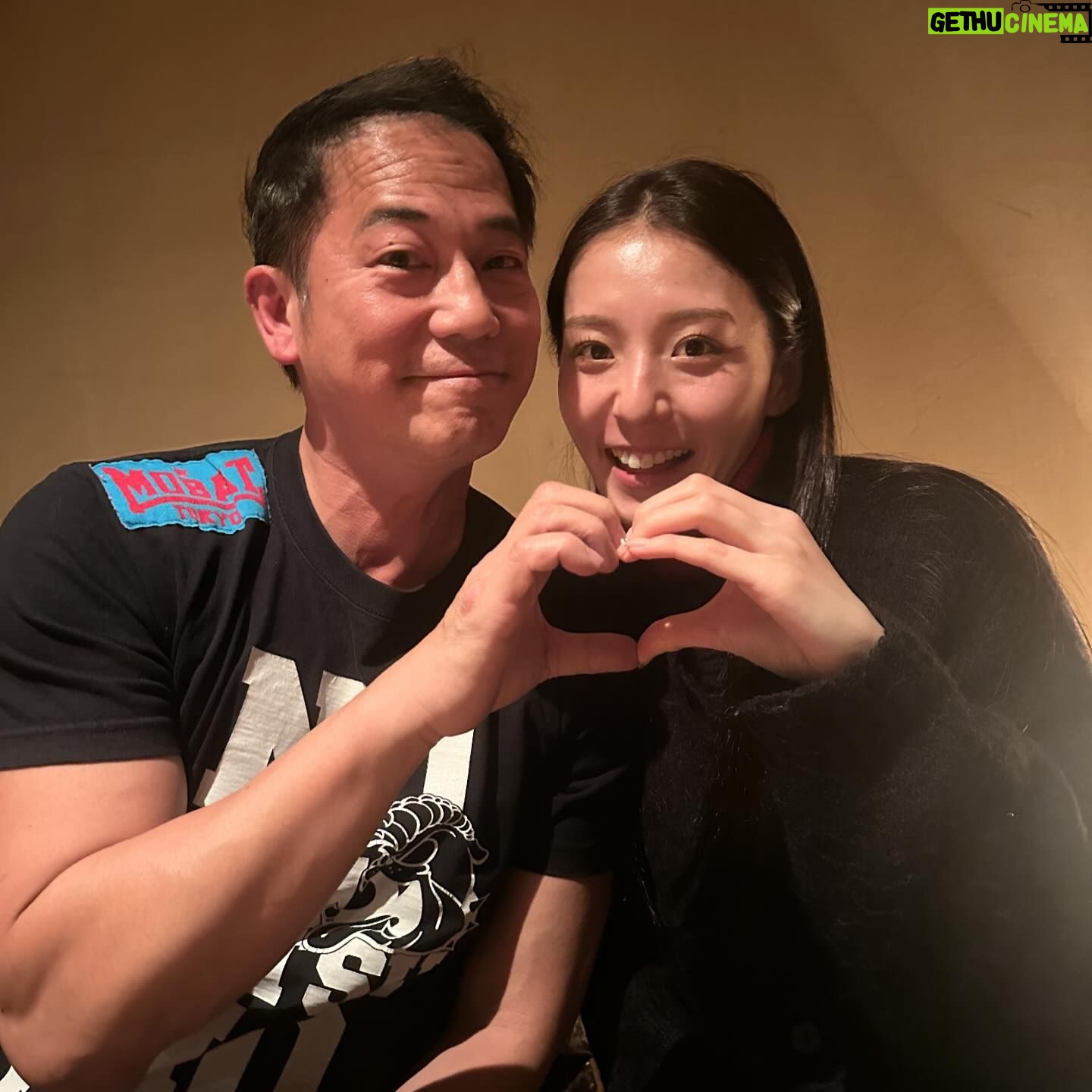 Kanon Miyahara Instagram - 【情報解禁】 この度、香港で放送されるドラマ「打天下2」に 出演いたします✨✨ 初海外作品!そしてなんと… 憧れ続けている武田梨奈さんと 共演させていただきました。 17歳で出会った梨奈さん ハイキックガールを見て梨奈さんに憧れ 始めたアクション。 10年後梨奈さんと共演する夢が叶いました。 いつか共演しようねと言っていただいてて ずっとずっと背中追い続けてやっと 同じ作品に出演できて本当に幸せです。 目の前で梨奈さんの アクションをみた時に感動で涙が出てきそうになり 我慢してたのですが撮影後 梨奈さんの前で号泣してしまいました。 その日の気持ちを忘れたくなくてXの下書きに このしていたのが画像のものです。 日本でも香港でもサポートしてくださった とんちゃん、ほうさん ありがとうございました😌 もっともっとアクション頑張って 大きくなってまた皆様と共演できますように。 これからも俳優として 精進して参ります。 ※日本での放送はありません