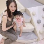 Kanya Rattanapetch Instagram - เมื่อลูกชอบปีนหัวเตียง ปีนคอก ปีนทุกอย่าง ต้องจัดให้สุดคะ ปีนไปเลยสัก 10 รอบ 😂😂