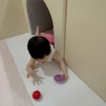 Kanya Rattanapetch Instagram - เมื่อลูกชอบปีนหัวเตียง ปีนคอก ปีนทุกอย่าง ต้องจัดให้สุดคะ ปีนไปเลยสัก 10 รอบ 😂😂