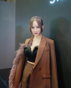Kanya Rattanapetch Instagram - ❤️❤️ @silhouette_official  #bifw #bifw2023