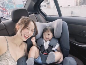 Kanya Rattanapetch Instagram - มีคนไม่รุ้ตัวว่าจะไปฉีดยา ยิ้มใหญ่เลยคะ🤣🤣🤣