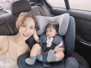 Kanya Rattanapetch Instagram - มีคนไม่รุ้ตัวว่าจะไปฉีดยา ยิ้มใหญ่เลยคะ🤣🤣🤣