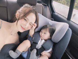 Kanya Rattanapetch Instagram - มีคนไม่รุ้ตัวว่าจะไปฉีดยา ยิ้มใหญ่เลยคะ🤣🤣🤣