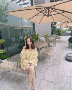 Kanya Rattanapetch Instagram - Don’t worry, be happy #แค่ทิ้งลูกไว้ที่บ้านเองคะ 😅😅