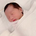 Kanya Rattanapetch Instagram - หนูพึ่งทานนมเสดคะ ปากก็จะเลอะๆหน่อยยย👶🏻