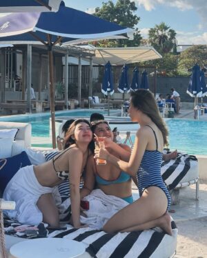 Kanyaphak Pongsak Instagram - girls👙👯🌺