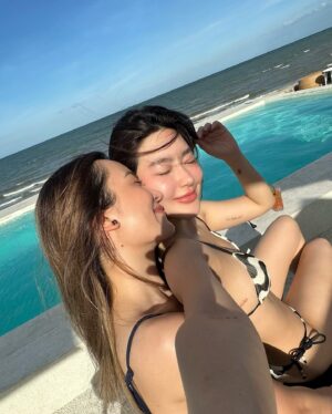 Kanyaphak Pongsak Instagram - girls👙👯🌺