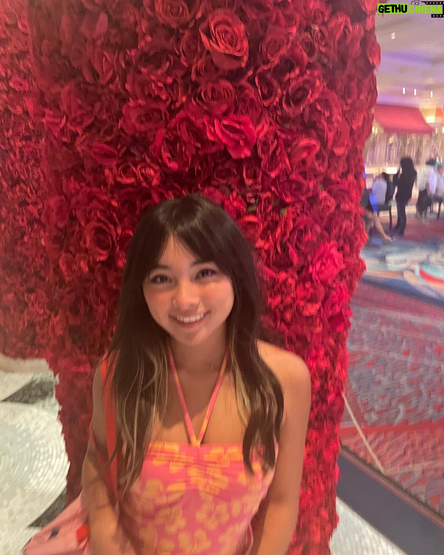 Kaori NeVille - 3.5K Likes - Maybe thorns, have roses. š¹
#roses #lasvegas #lv #outfitinspo #cuteoutfits #loveyou #model #fyp #picoftheday