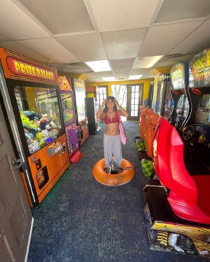 Kaori NeVille Instagram - ARCADE! GO!

#mariokart #arcade #retro #fyp #outfit #summer #outfitcheck #bff