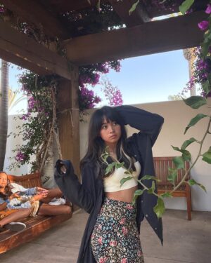 Kaori NeVille Instagram - POV: you watch me talk to my friends.

 #photoshoot #fyp #outfitideas #model #vacation #lastfridaynight #cuteoutfits