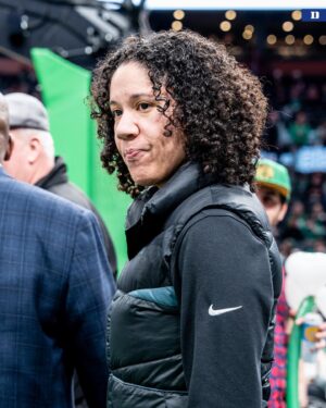 Kara Lawson Instagram - Thanks for the love Boston 💚